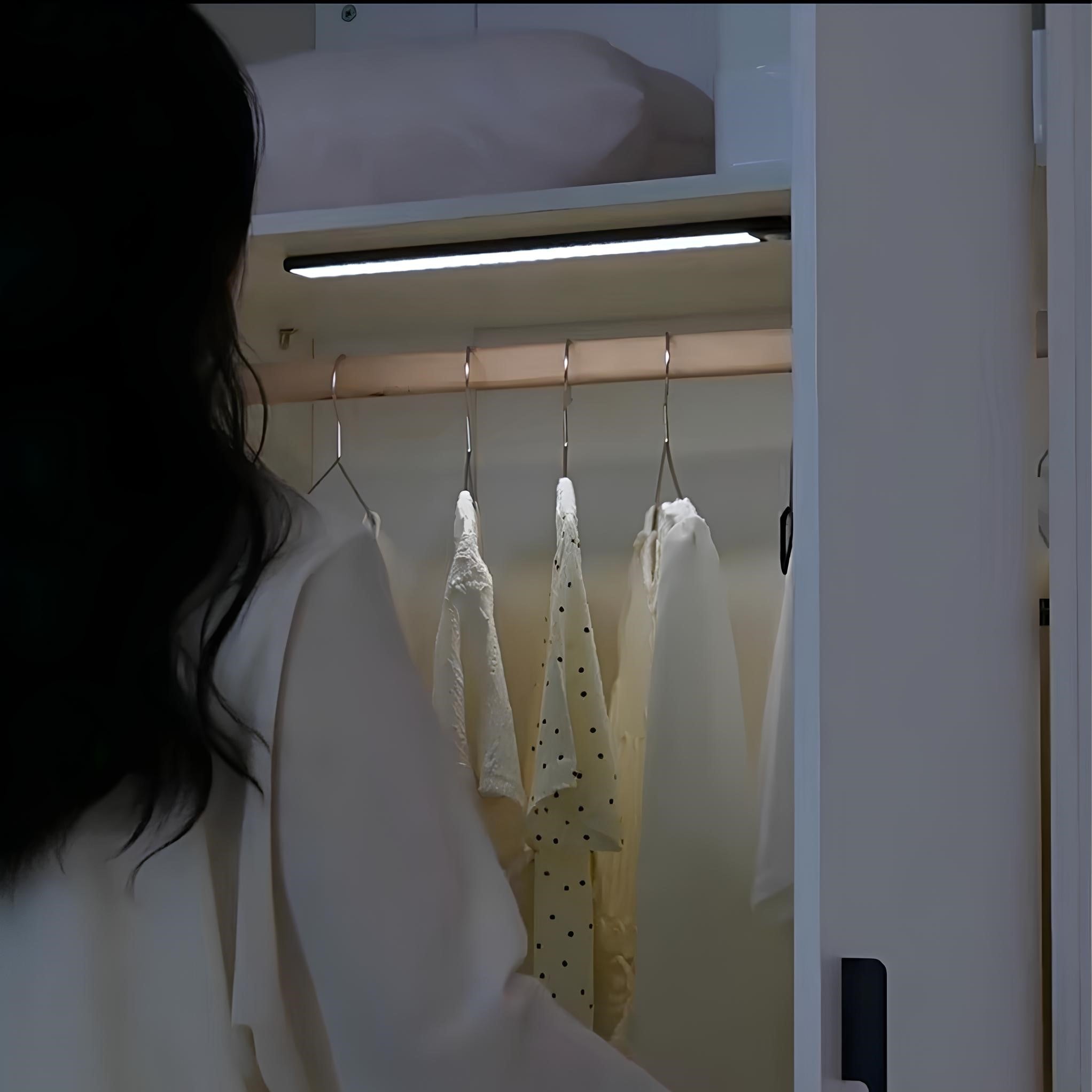 Cordless Motion-Activated Lamp